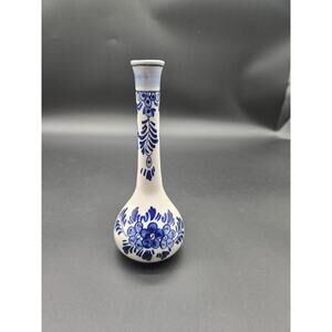 DELFT BLUE HAND PAINTED SKINNY CERAMIC BUD VASE 5.5 INCHES TALL